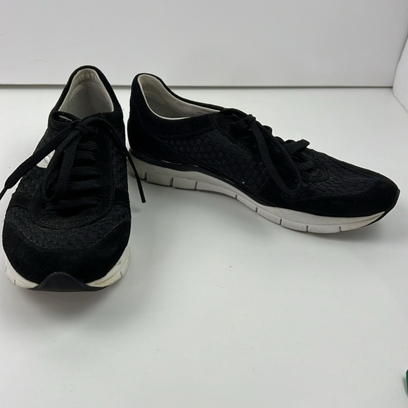 Geox Women's Black lace up sneakers size 40 - Picture 4 of 10